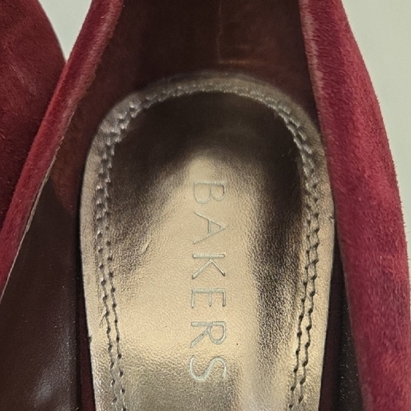 Bakers Maroon Suede Platform Heels Size 9 - Picture 9 of 10